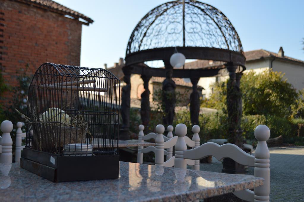 Hotel Le Vigne Di Corvino Casteggio Eksteriør bilde