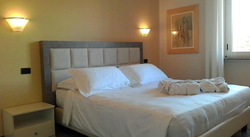 Hotel Le Vigne Di Corvino Casteggio Eksteriør bilde